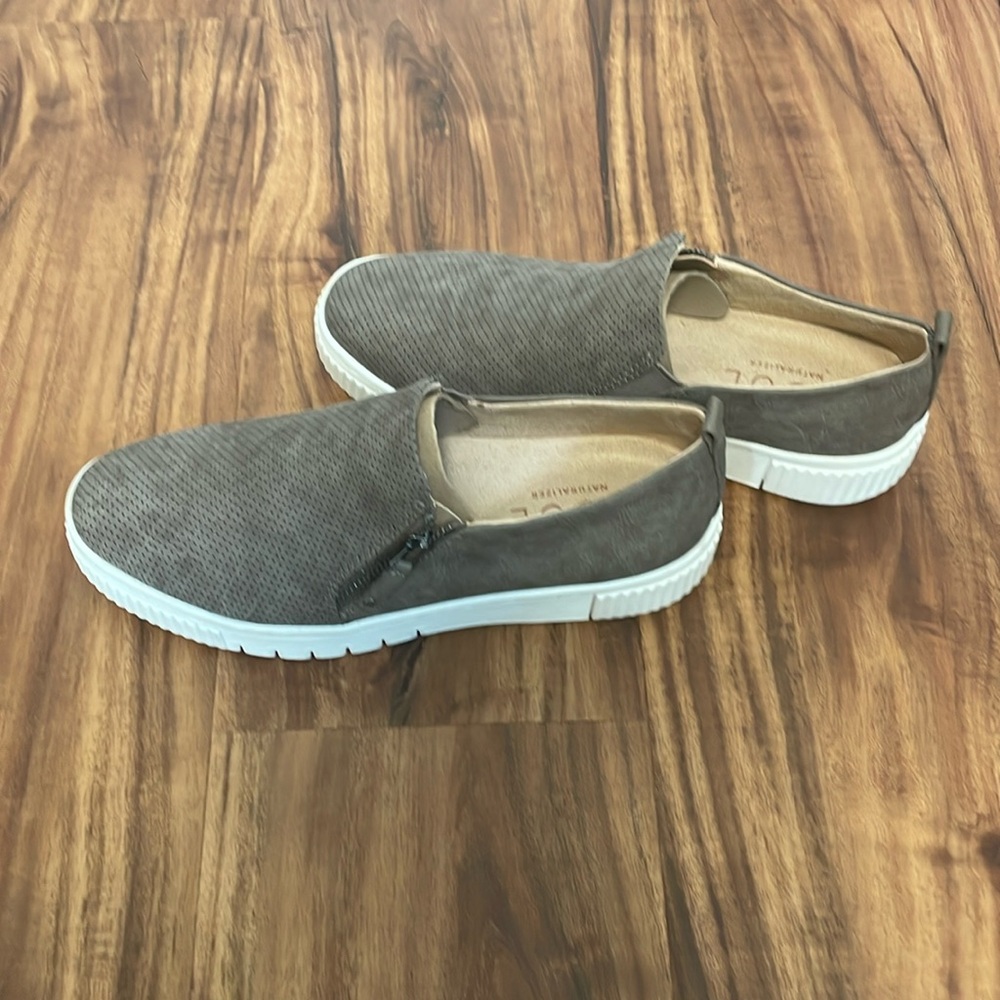 Naturalizer Sneaker 8.5